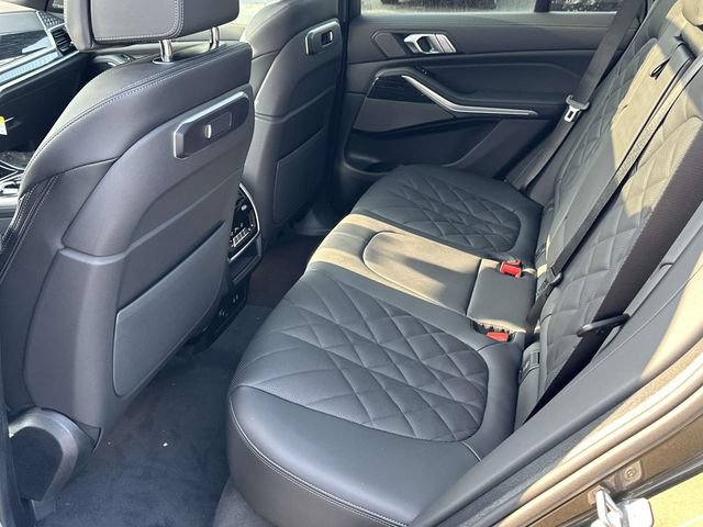 New 2026 BMW X5 xDrive40i w/ M Sport Package AWD/4WD image 8