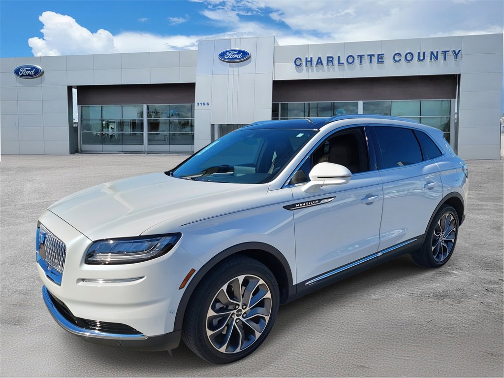 Used 2022 Lincoln Nautilus Reserve image 2