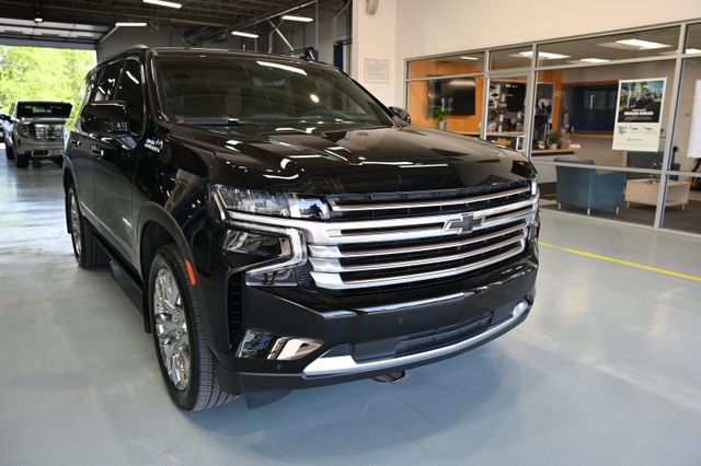 Used 2023 Chevrolet Tahoe High Country AWD/4WD image 3