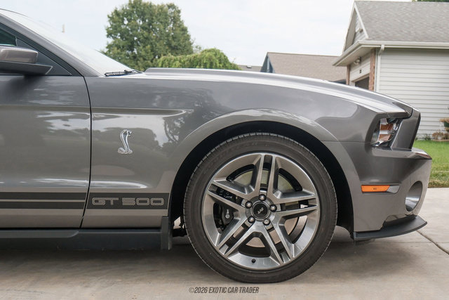 Used 2010 Ford Mustang Shelby GT500 RWD image 11