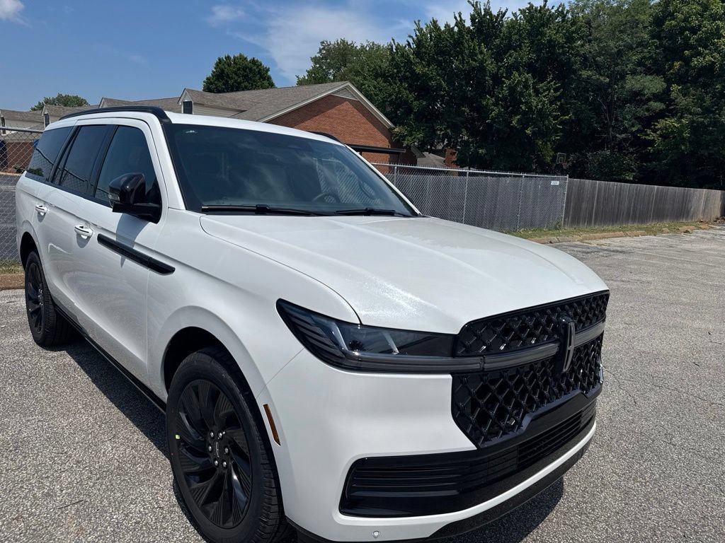 New 2027 Lincoln Navigator Reserve AWD/4WD image 1