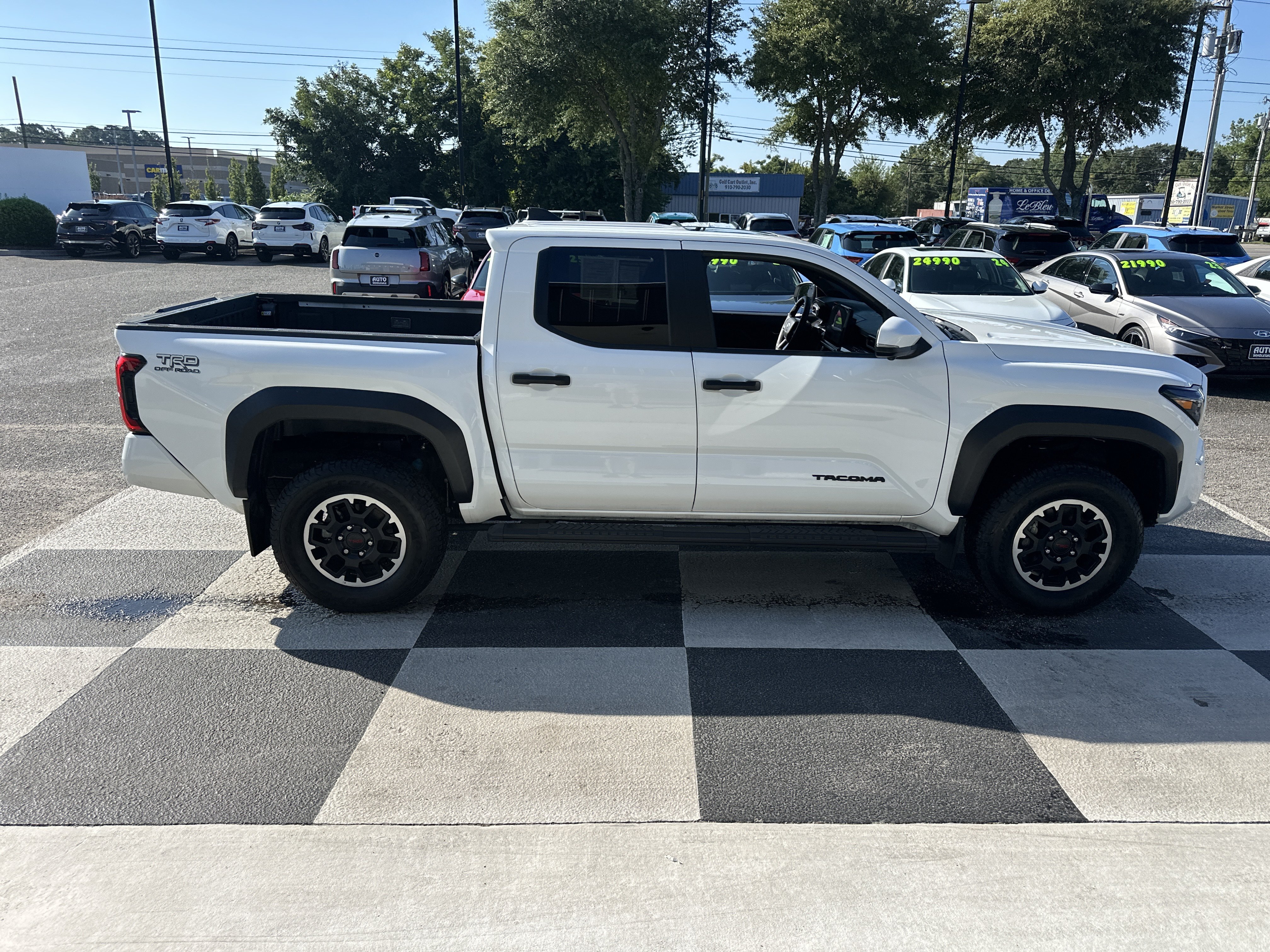Used 2024 Toyota Tacoma TRD Off-Road AWD/4WD image 3