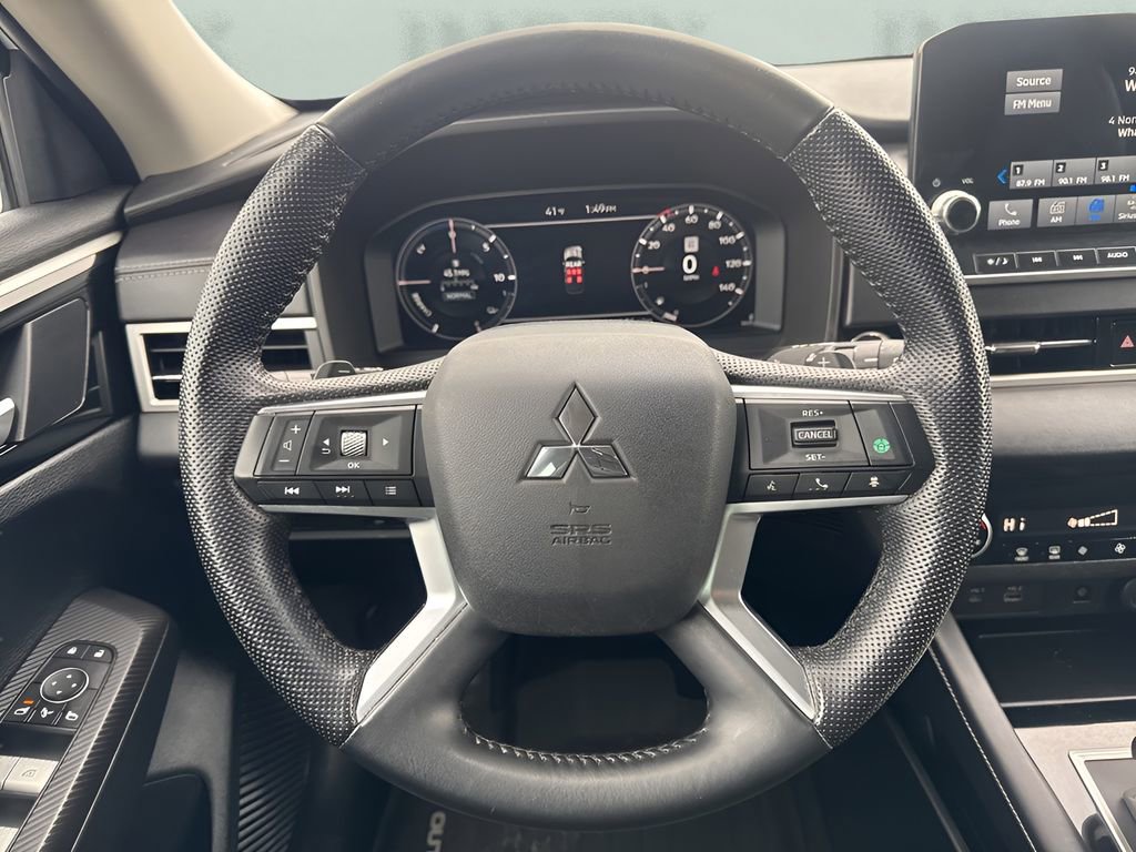 Used 2023 Mitsubishi Outlander SE image 13