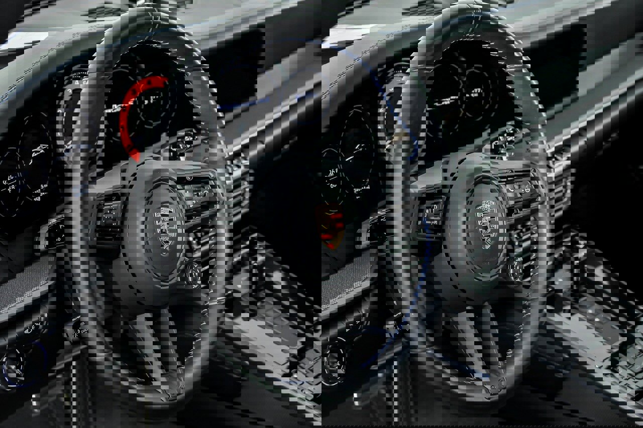 Used 2022 Porsche 911 Carrera 4S AWD/4WD image 23