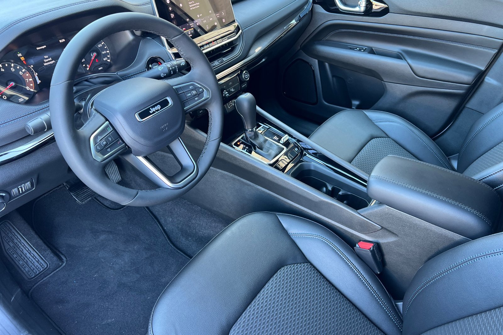 New 2026 Jeep Compass Latitude image 10