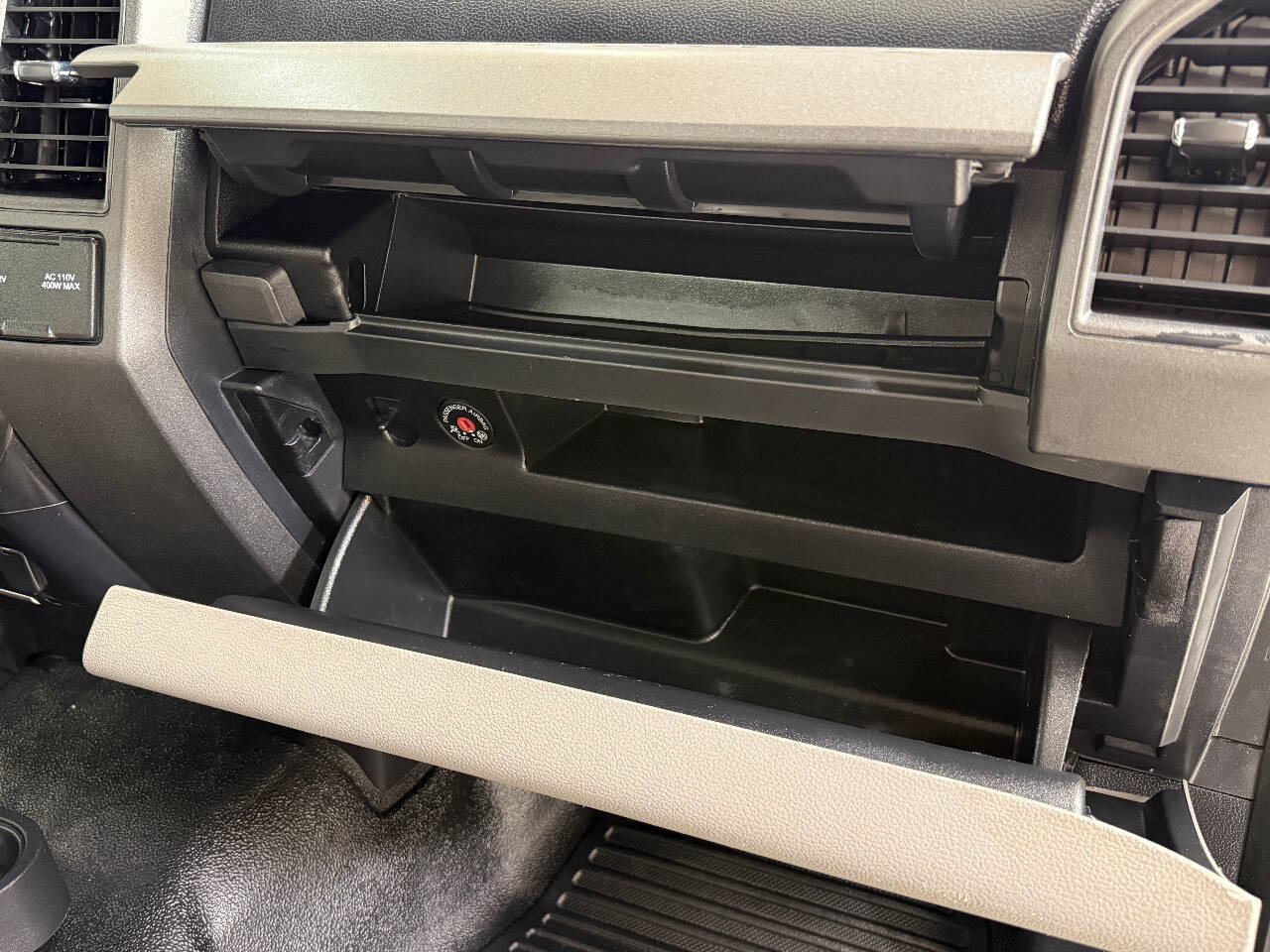 Used 2018 Ford F550 4x4 Regular Cab Super Duty image 29