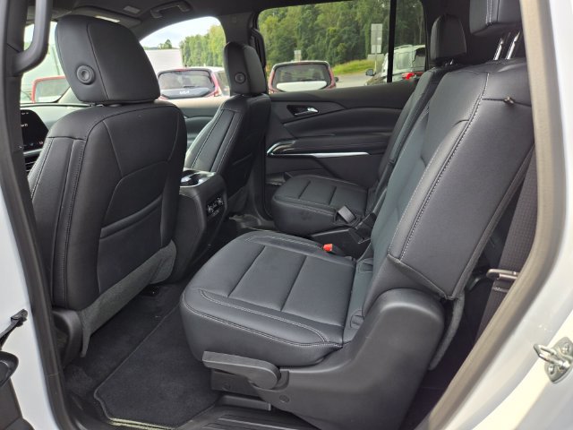 Used 2026 Chevrolet Traverse LT AWD/4WD image 12