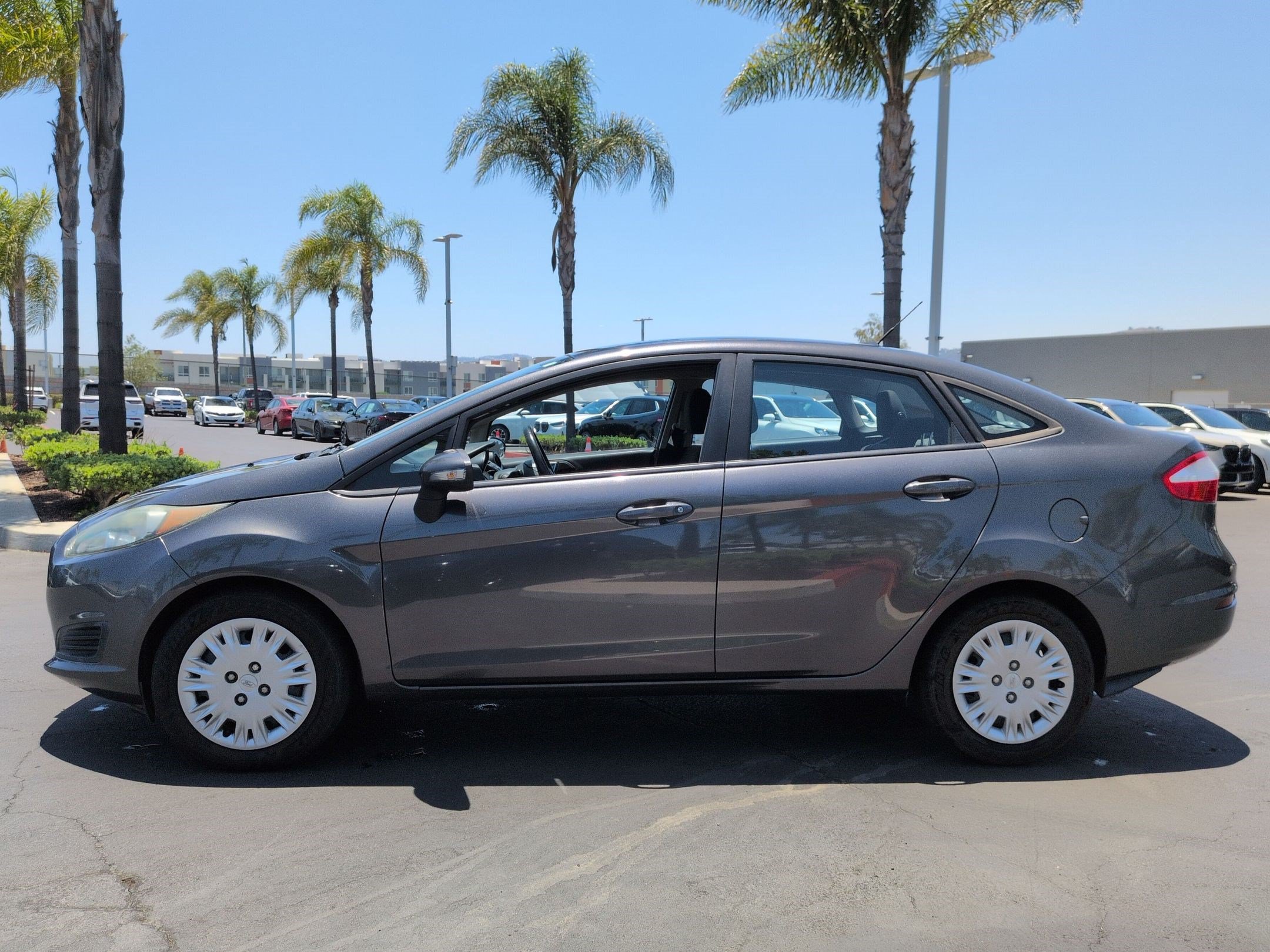 Used 2016 Ford Fiesta SE FWD image 7