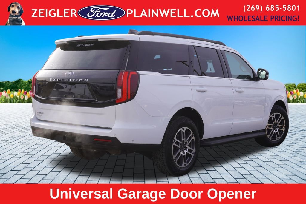 Used 2025 Ford Expedition Active image 5