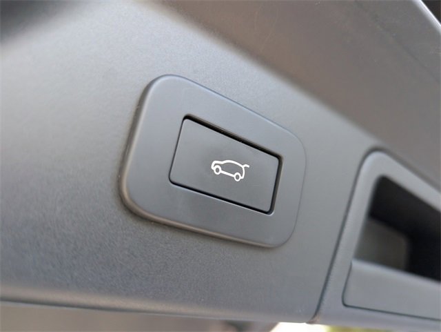 Used 2024 Land Rover Range Rover Velar Dynamic SE image 7