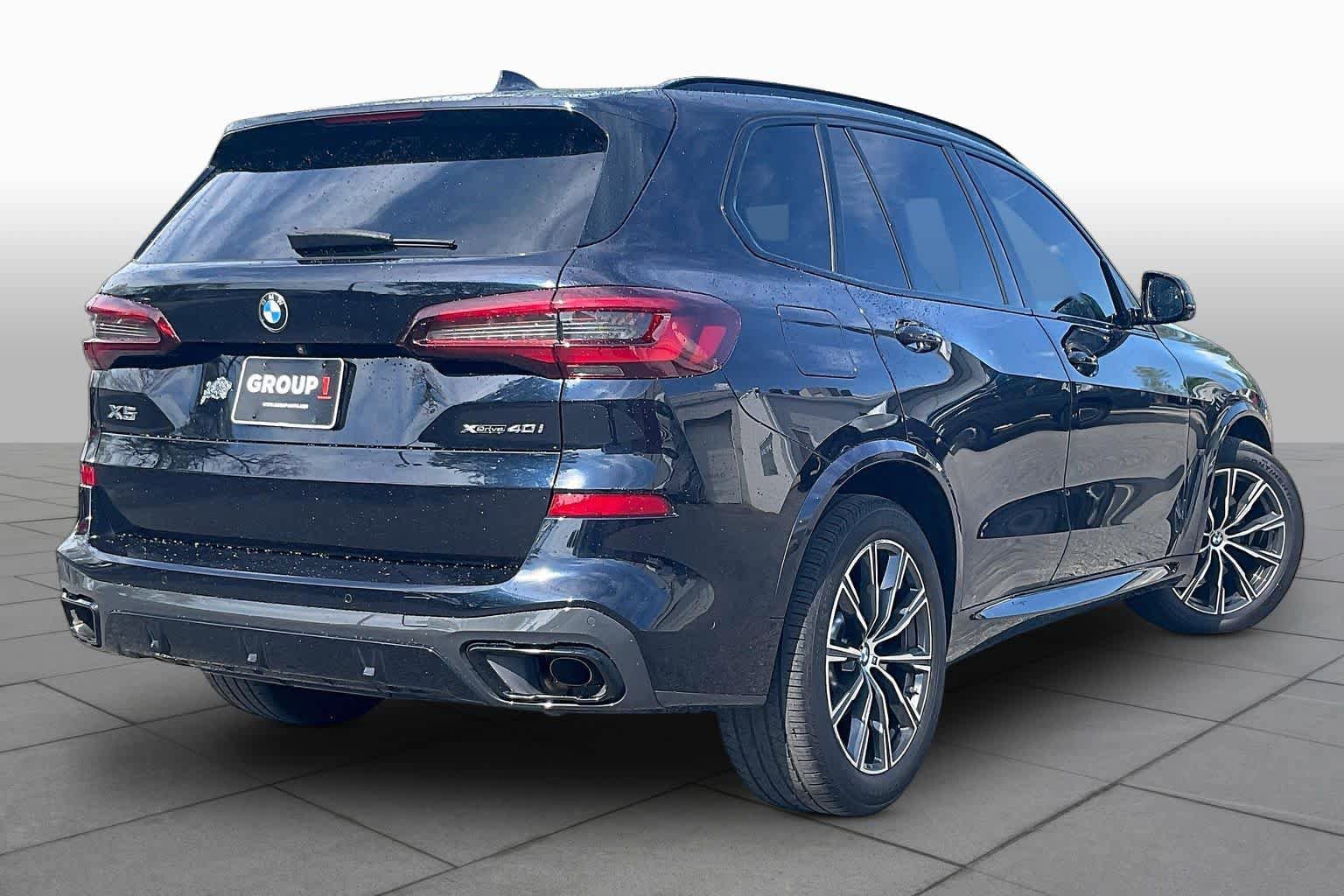 Used 2022 BMW X5 xDrive40i w/ M Sport Package AWD/4WD image 12