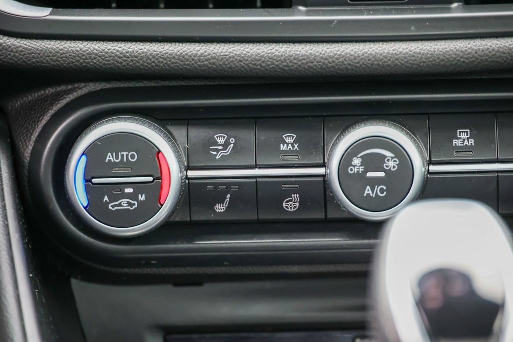 Used 2024 Alfa Romeo Giulia Ti AWD/4WD image 14