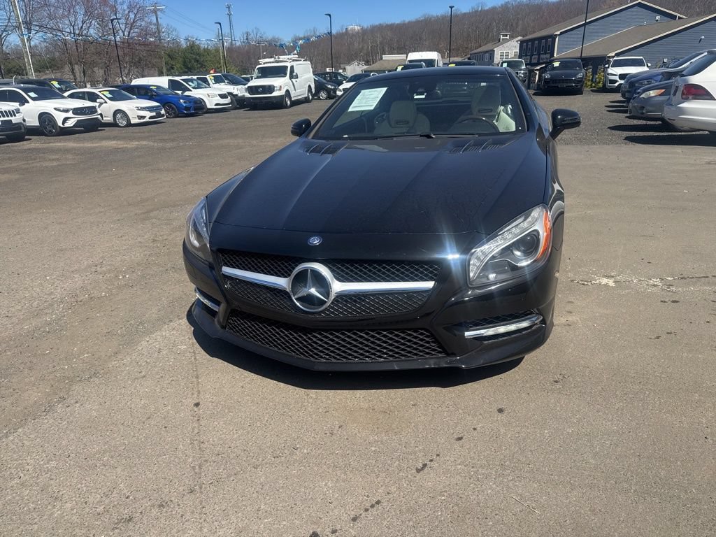 Used 2014 Mercedes-Benz SL 550 image 2