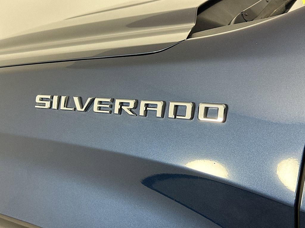 Used 2022 Chevrolet Silverado 1500 Custom w/ LPO, Dark Essentials Package AWD/4WD image 28