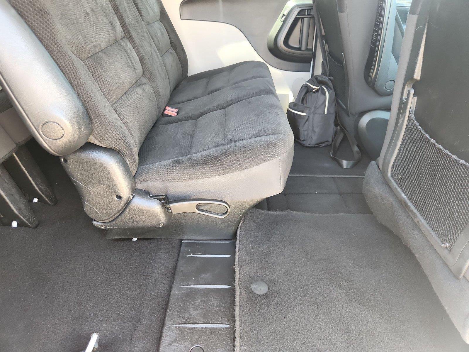 Used 2018 Dodge Grand Caravan SE FWD image 22