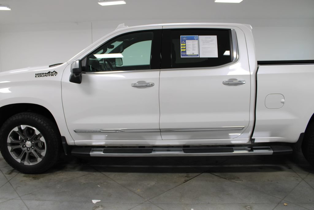 Used 2024 Chevrolet Silverado 1500 High Country w/ Technology Package AWD/4WD image 6