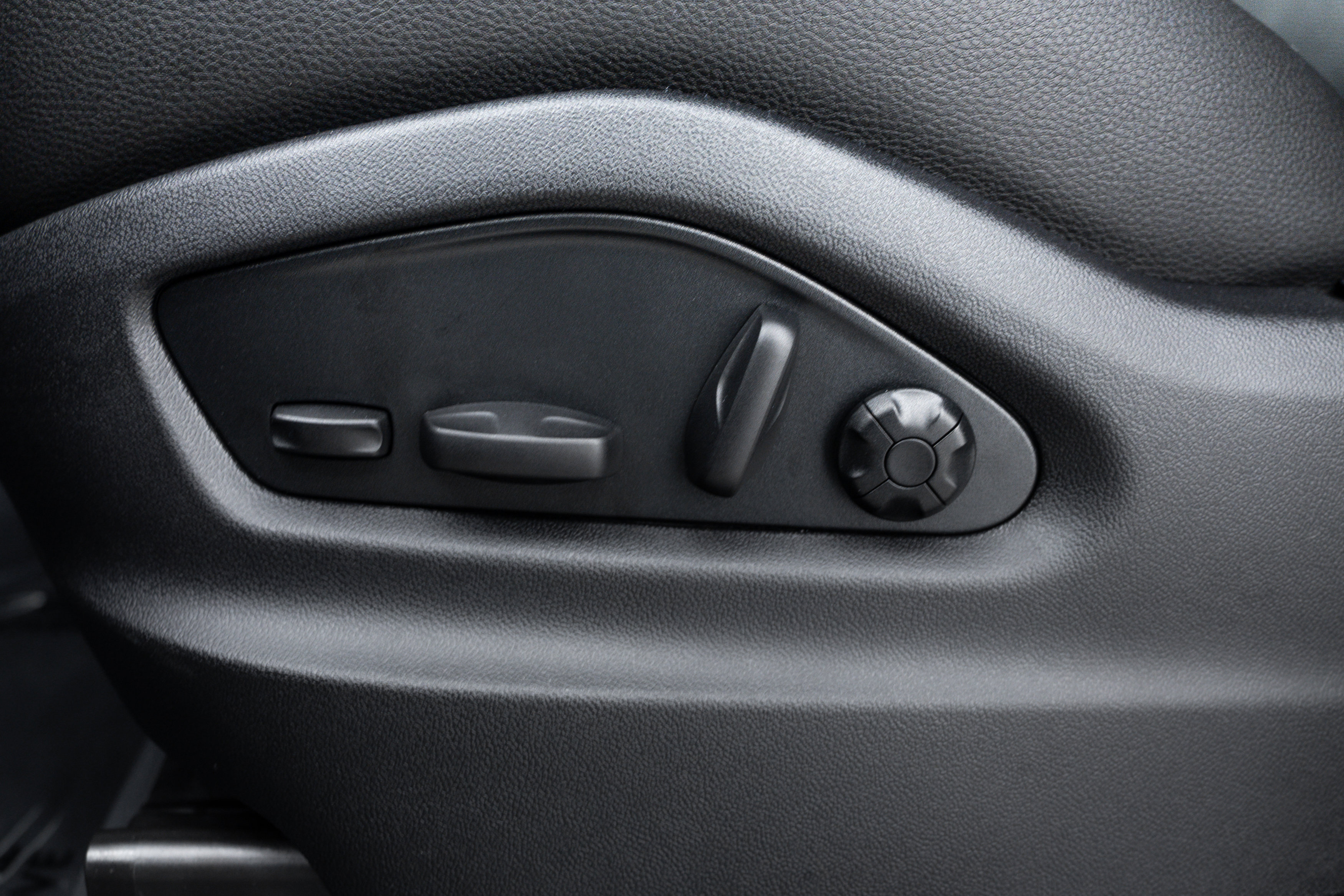 New 2026 Porsche Cayenne image 21