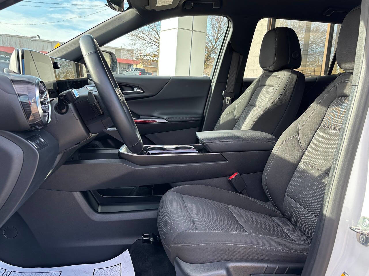 Used 2025 Chevrolet Equinox LT image 10