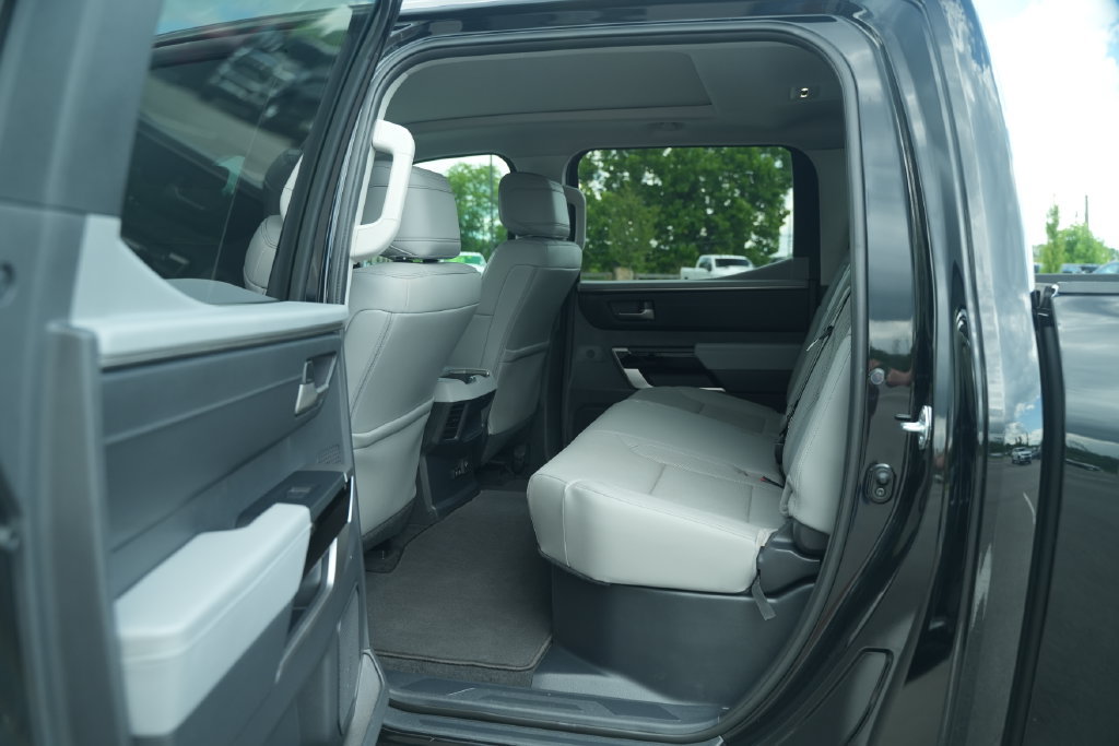Used 2024 Toyota Tundra Limited w/ Power Package RWD image 17