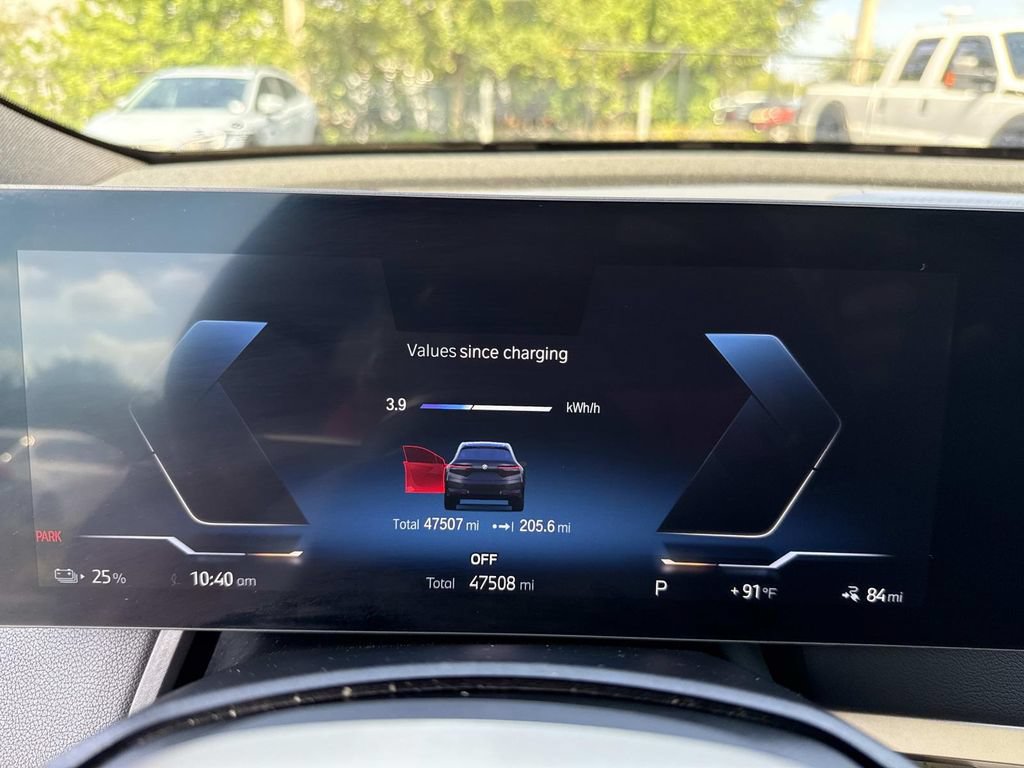 Used 2023 BMW iX xDrive50 w/ Sport Package AWD/4WD image 36