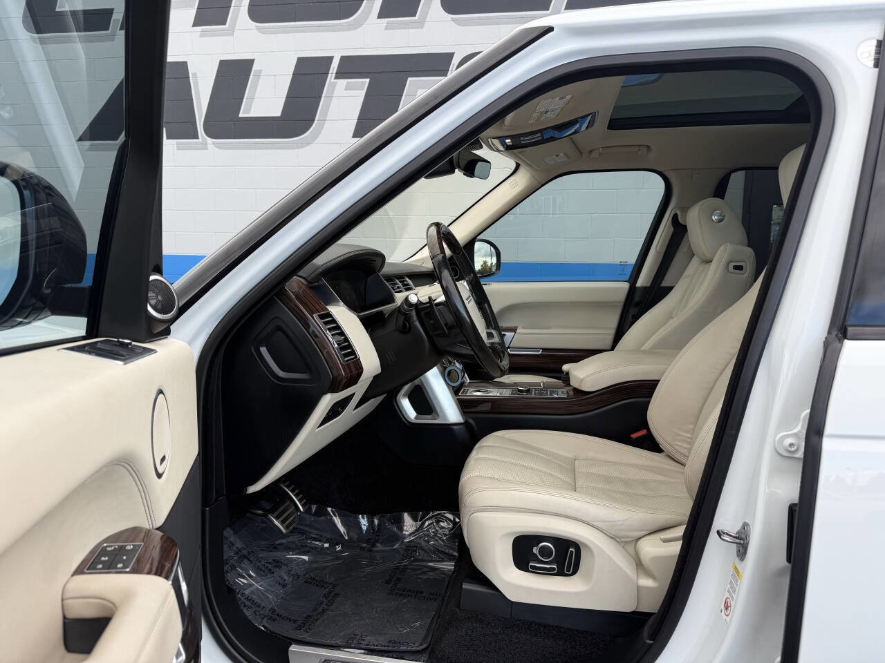 Used 2017 Land Rover Range Rover Long Wheelbase Supercharged image 8