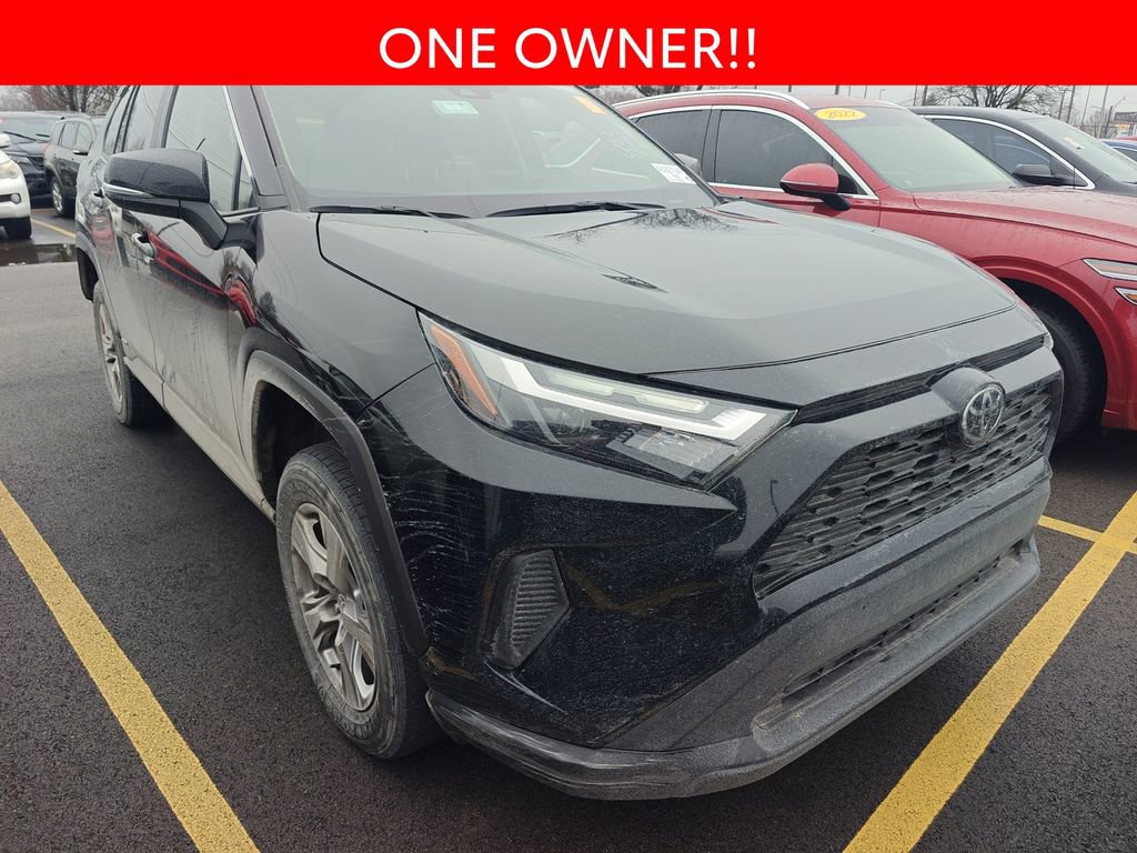 Used 2025 Toyota RAV4 XLE image 3