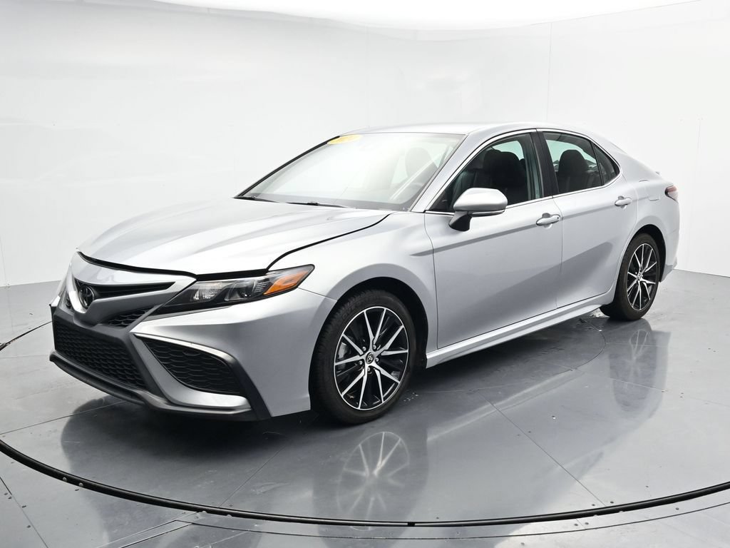 Used 2024 Toyota Camry SE FWD image 4