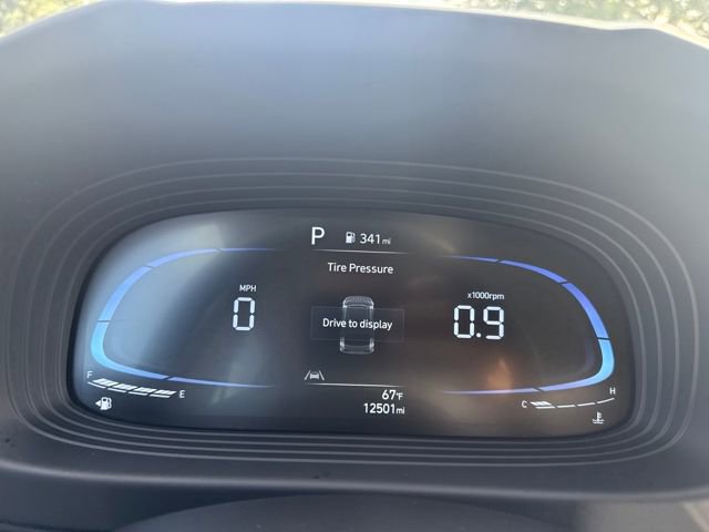 Used 2024 Hyundai Venue Limited image 23