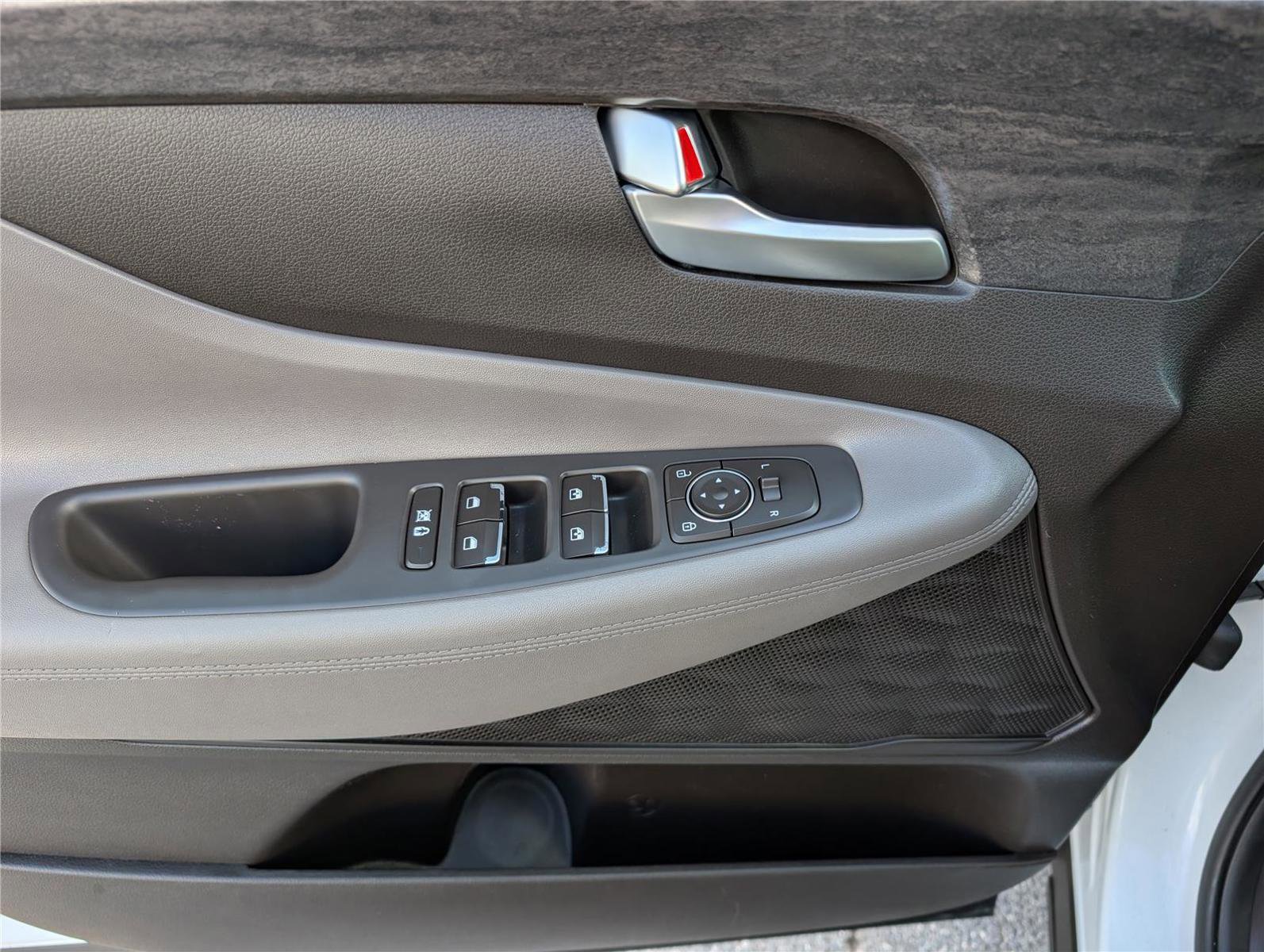 Used 2020 Hyundai Santa Fe SEL image 18