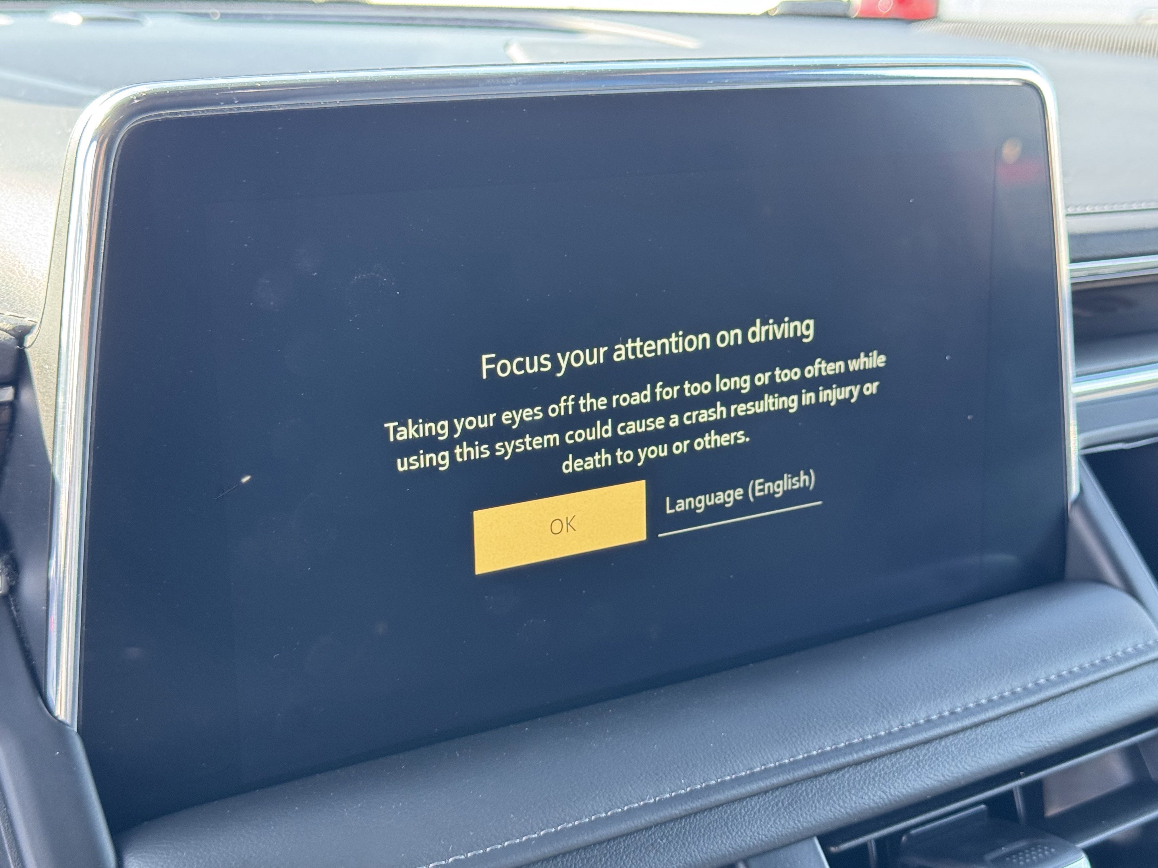 Used 2024 GMC Yukon XL SLE w/ Gmc Pro Safety Plus Package image 18