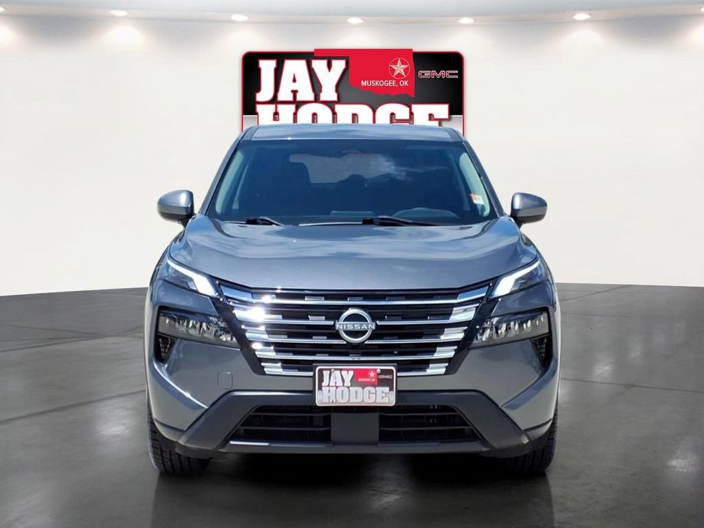 Used 2024 Nissan Rogue SV FWD image 2