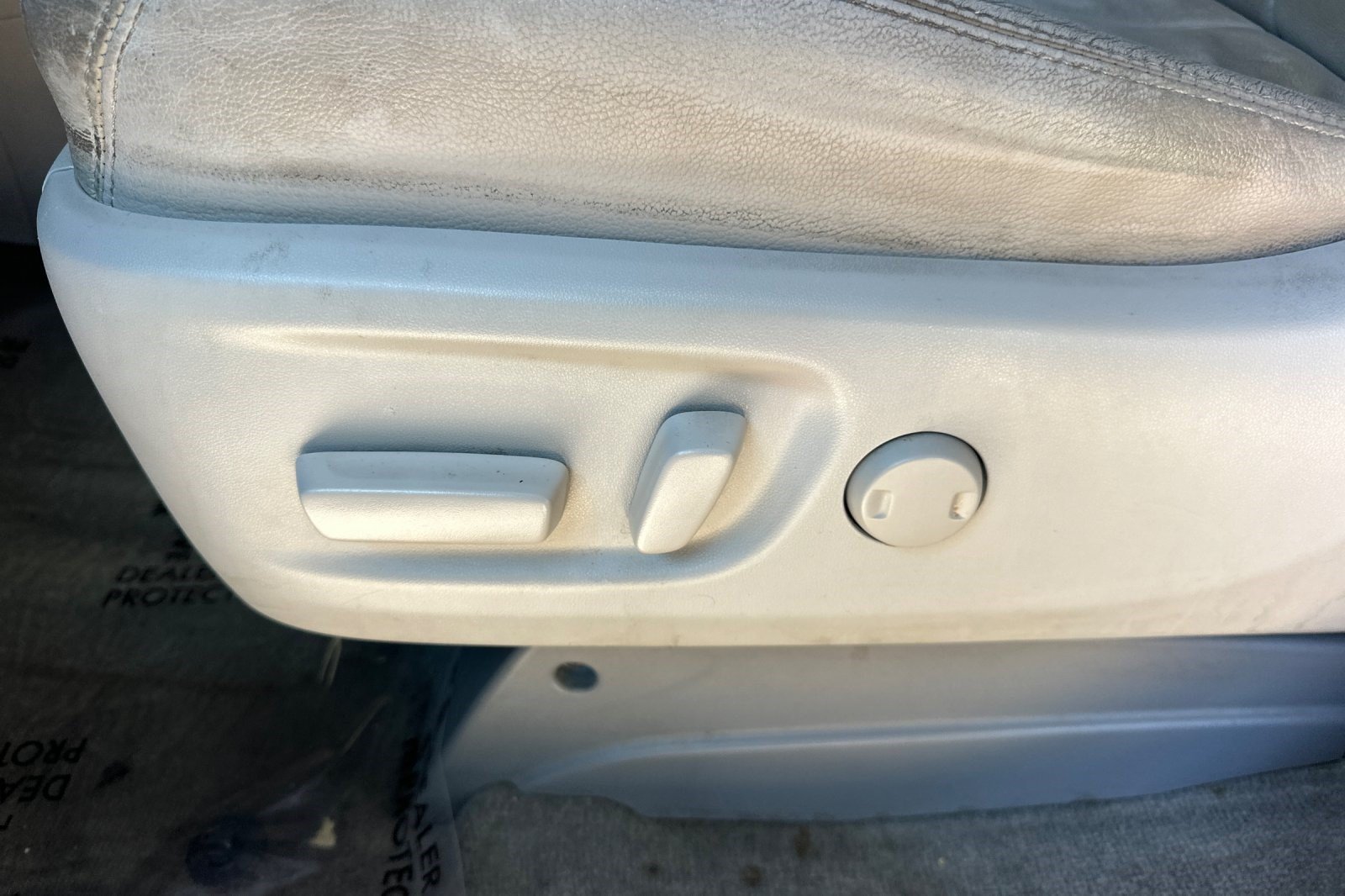 Used 2014 Toyota Sienna XLE FWD image 15