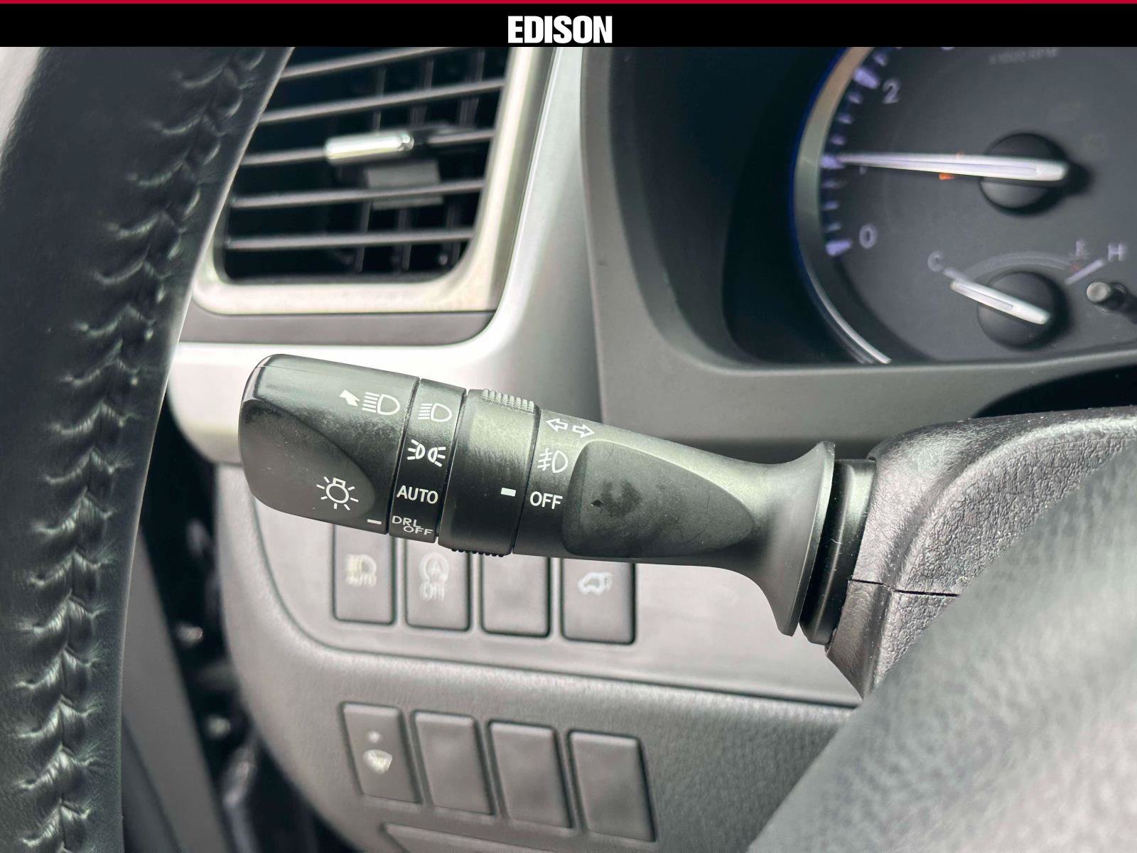 Used 2019 Toyota Highlander XLE w/ Protection Package #3 AWD/4WD image 23