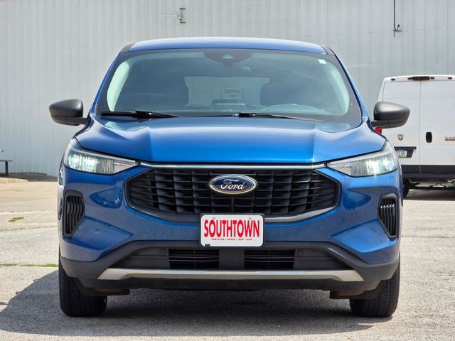 Used 2023 Ford Escape Active AWD/4WD image 2