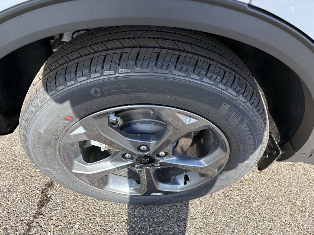 New 2026 Ford Escape ST-Line w/ Cold Weather Package image 15