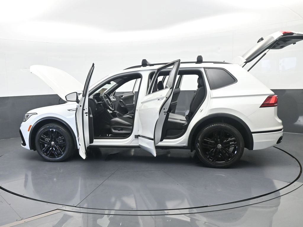 Used 2022 Volkswagen Tiguan SE R-Line image 71