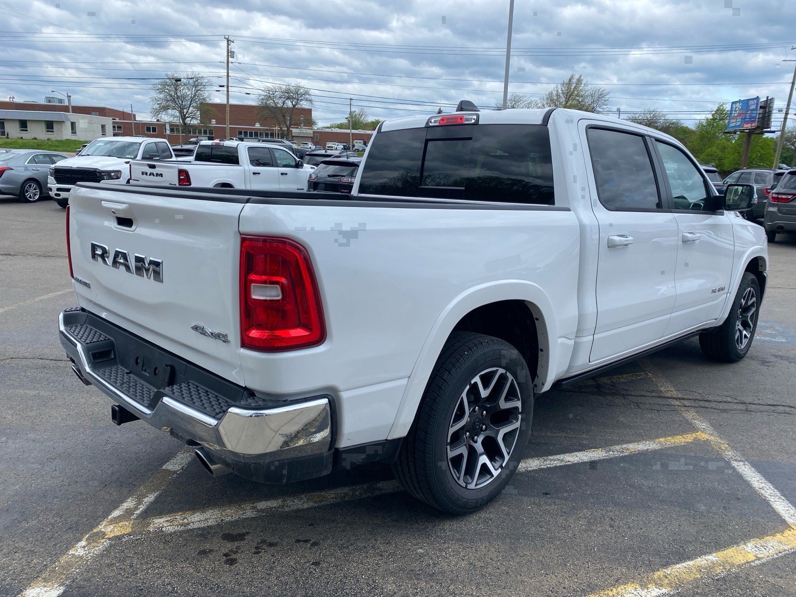 Used 2025 RAM 1500 Laramie AWD/4WD image 5