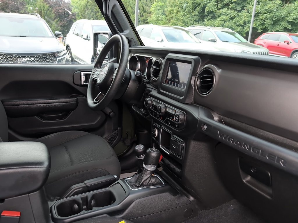 Used 2023 Jeep Wrangler Sport AWD/4WD image 7