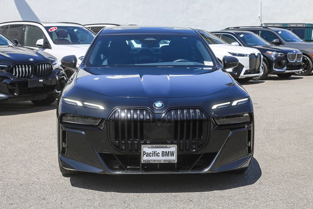 Certified 2023 BMW 740i w/ Parking Assistance Package RWD image 2