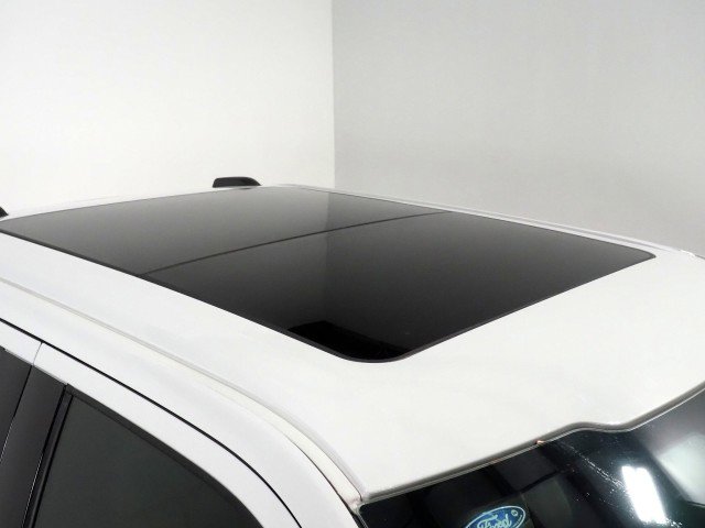 Used 2024 Ford F150 Lightning Platinum AWD/4WD image 4