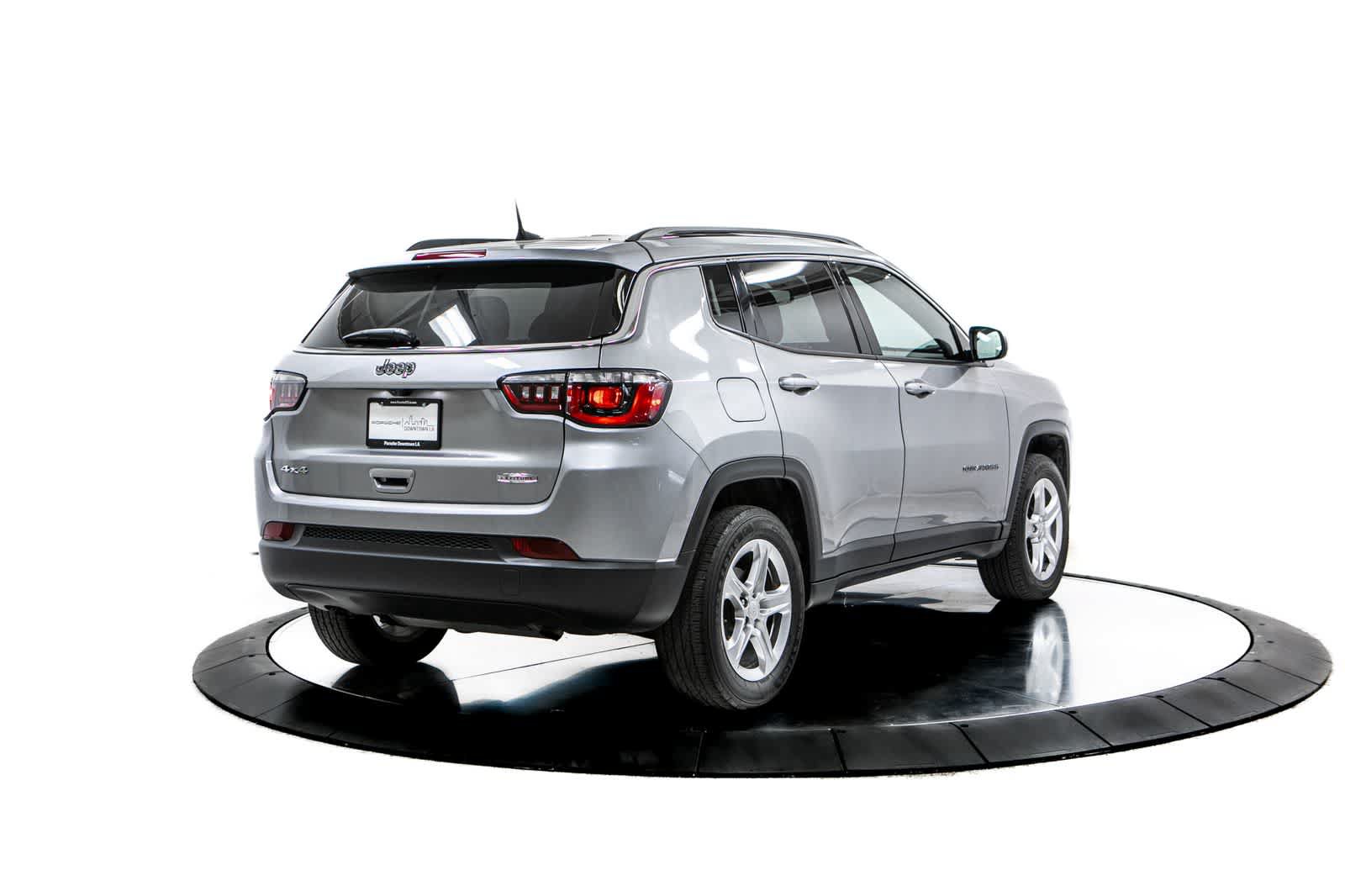 Used 2023 Jeep Compass Latitude AWD/4WD image 7
