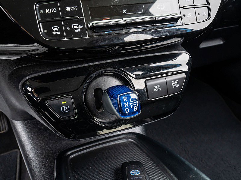 Used 2022 Toyota Prius L Eco FWD image 27