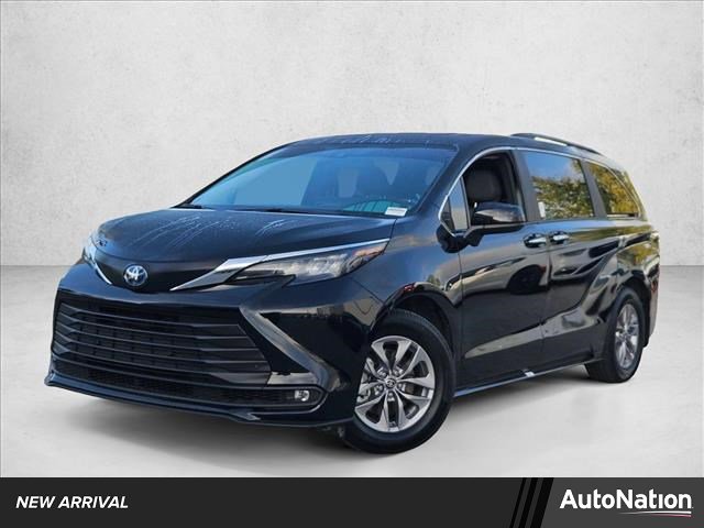 Used 2025 Toyota Sienna XLE