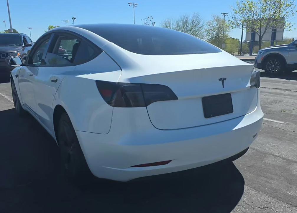 Used 2023 Tesla Model 3 Standard Range image 13