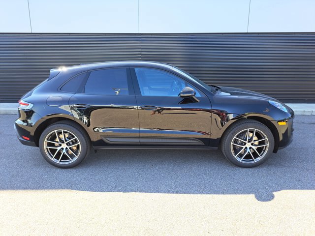 Used 2026 Porsche Macan image 8