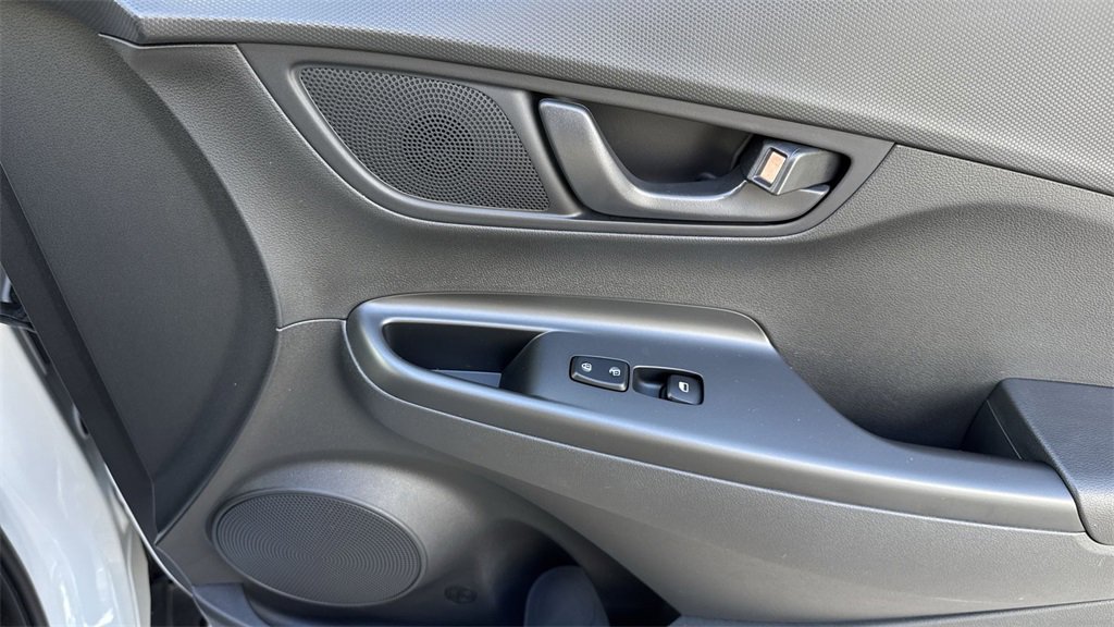 Used 2022 Hyundai Kona SEL image 43