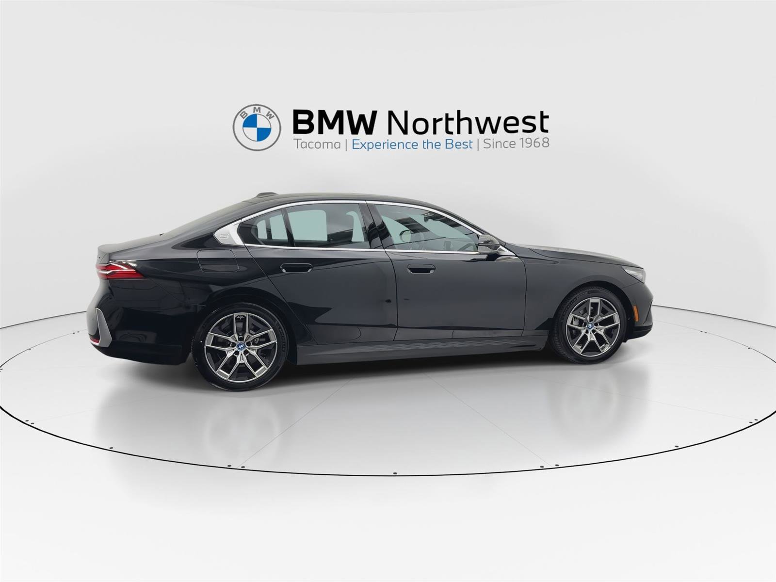 Used 2024 BMW i5 eDrive40i w/ M Sport Package image 4