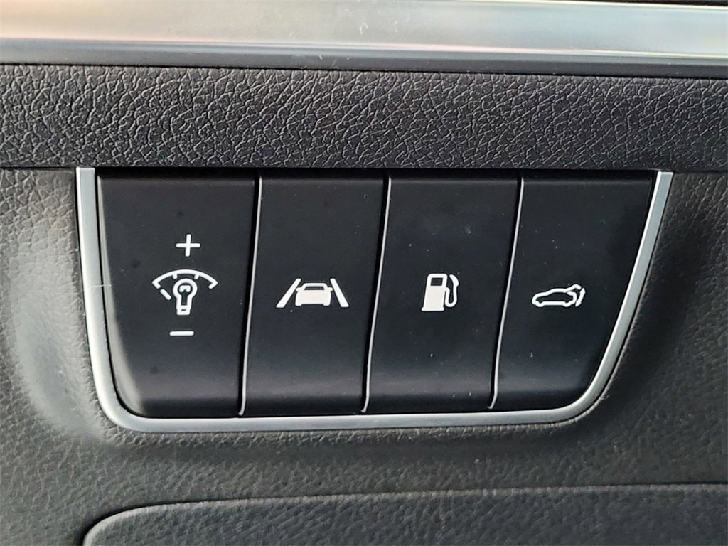 Used 2022 Kia Stinger GT2 image 11