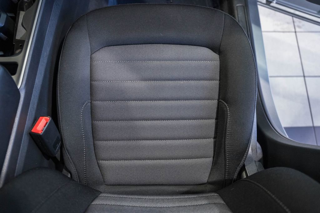 Used 2022 Ford Edge SE image 27