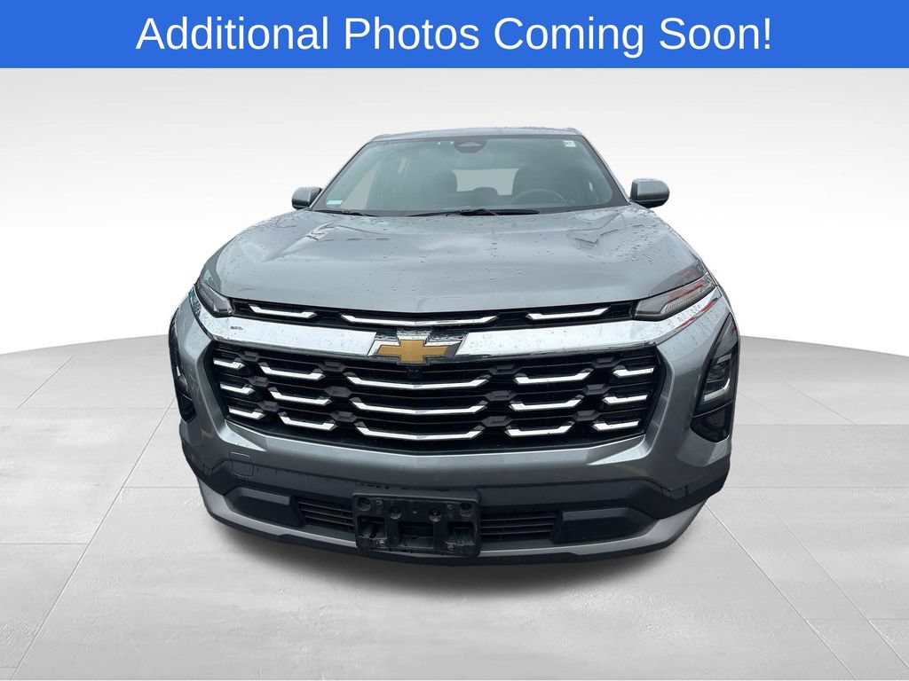 Used 2025 Chevrolet Equinox LT FWD image 2